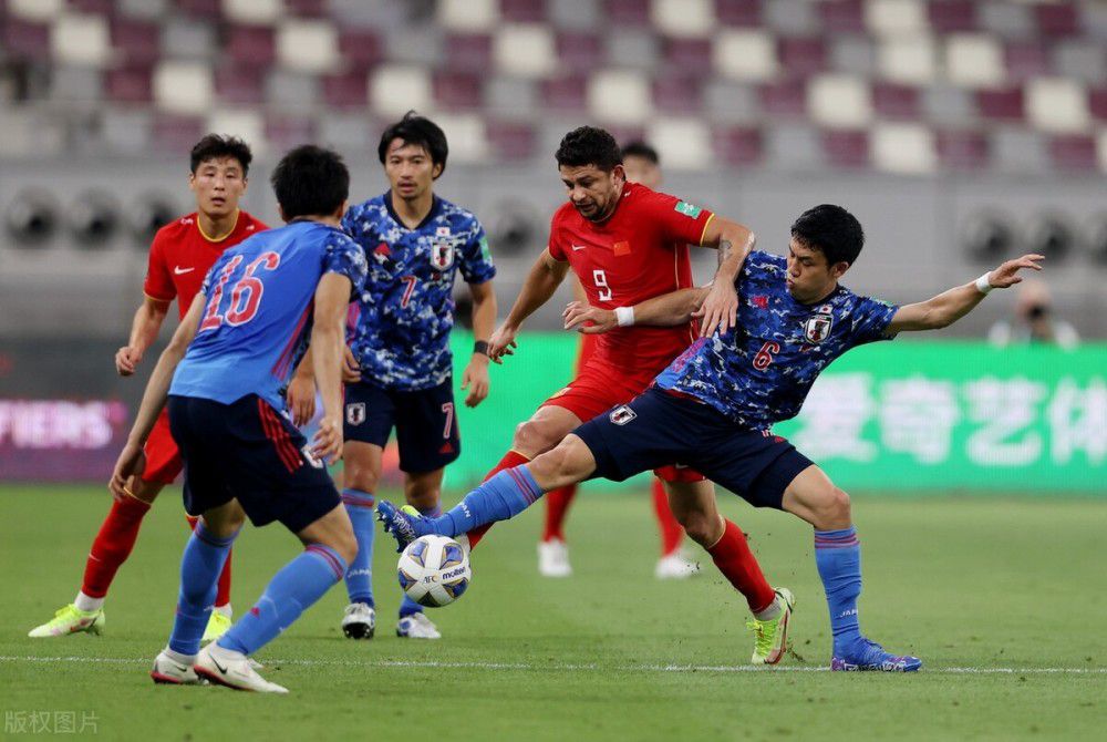 全场比赛结束 ，那不勒斯2-1亚特兰大！